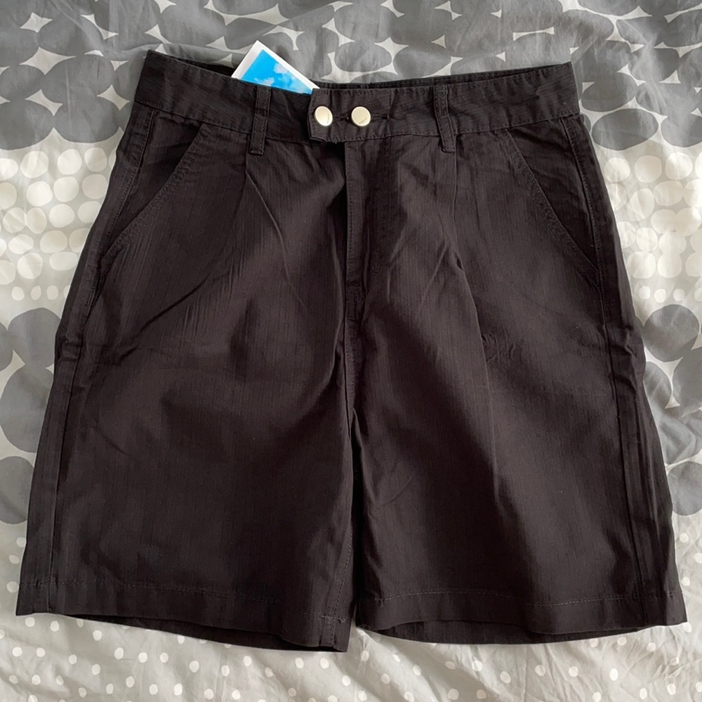 BLACK HIGH WAISTED MIDI SHORTS